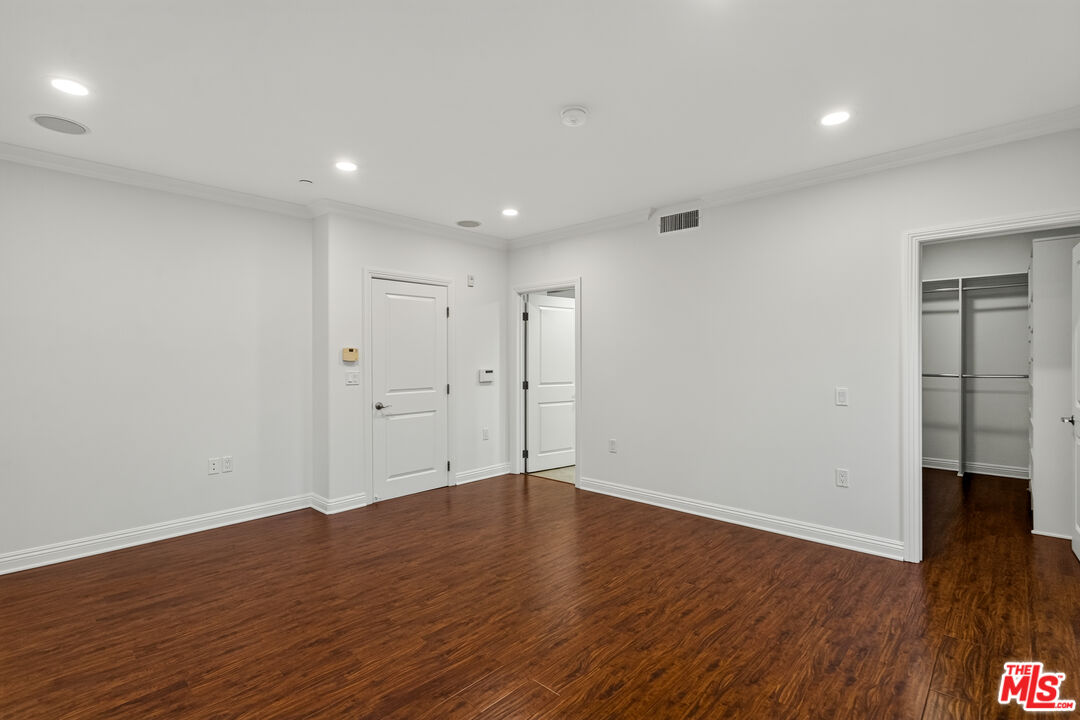 1529 S Beverly Dr Unit: 5