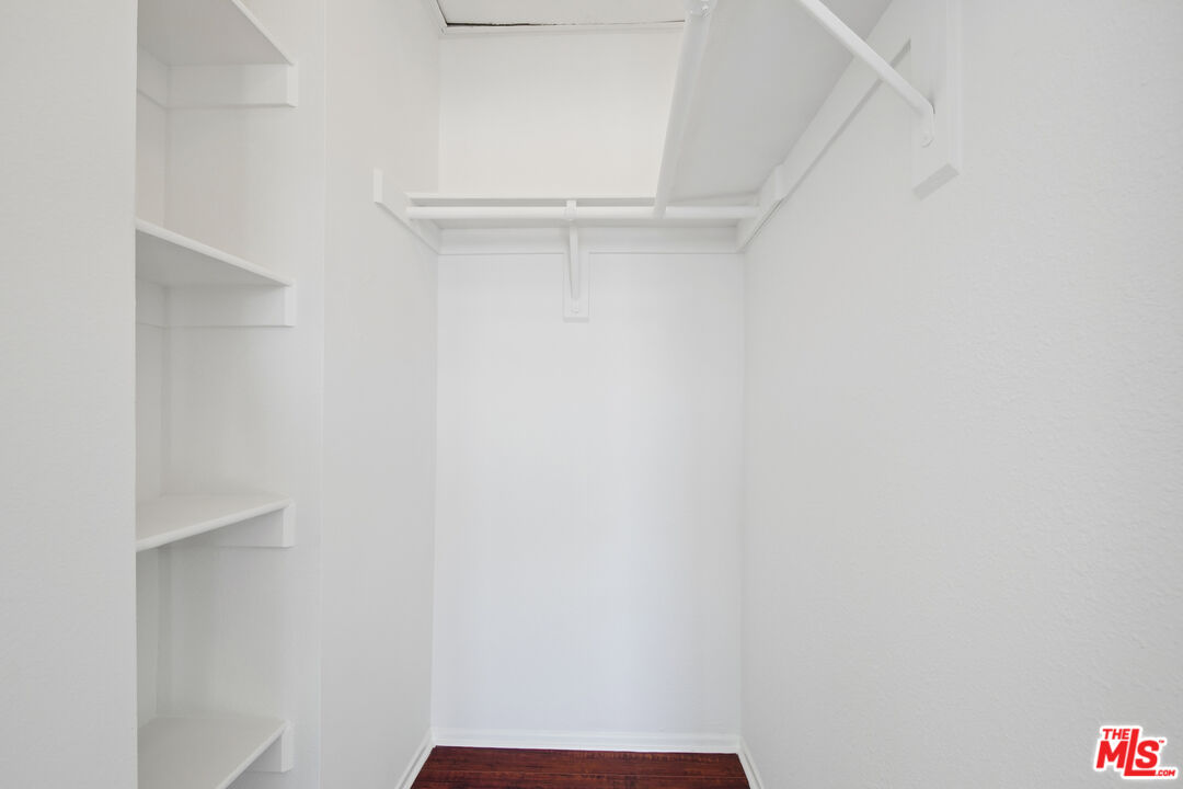 937 Wilcox Ave Unit: 7