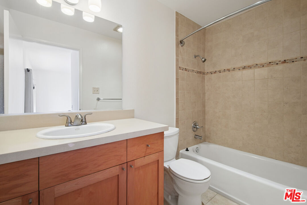 937 Wilcox Ave Unit: 7