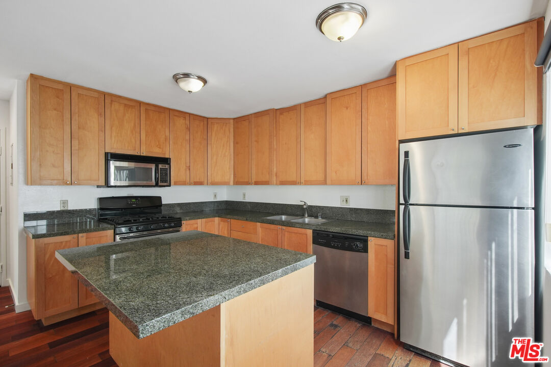937 Wilcox Ave Unit: 7