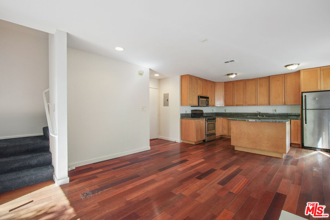 937 Wilcox Ave Unit: 7
