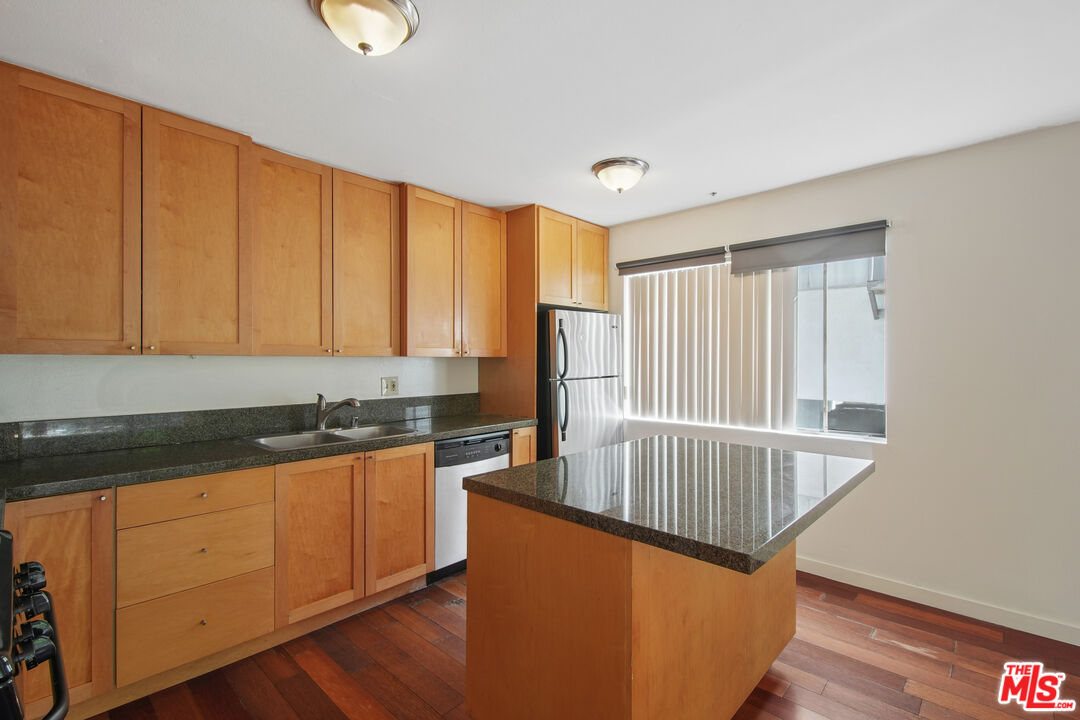937 Wilcox Ave Unit: 7