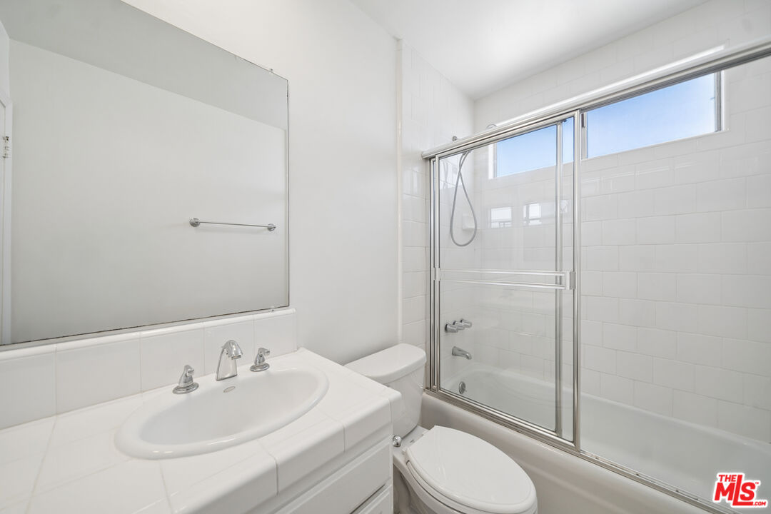 250 N Almont Dr Unit: 6