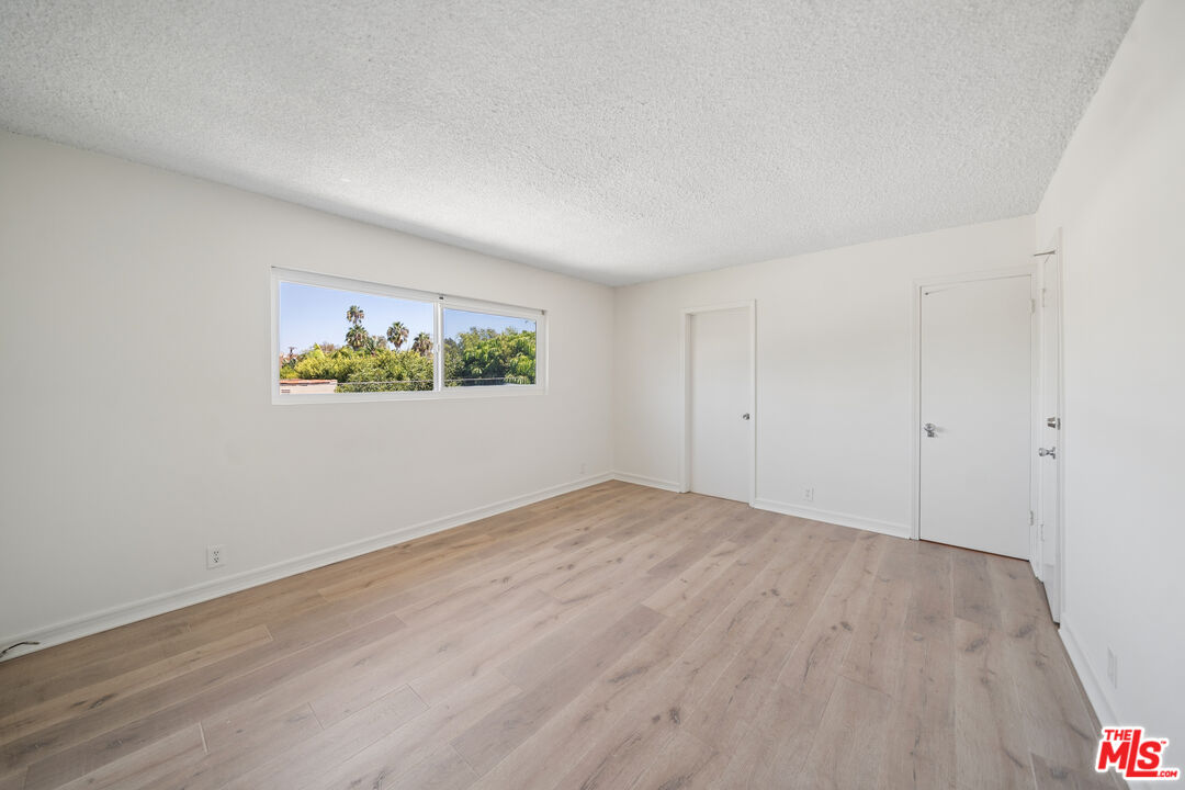 250 N Almont Dr Unit: 6
