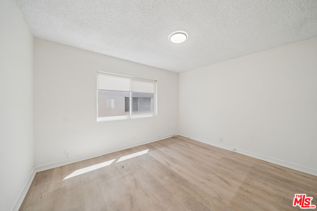 250 N Almont Dr Unit: 6