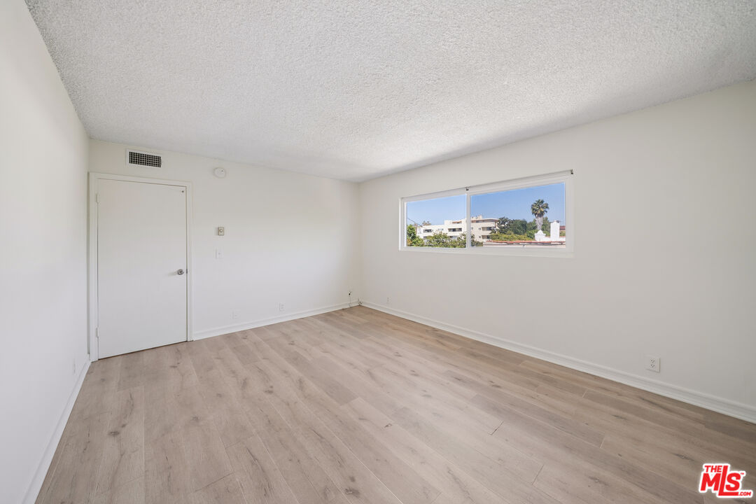 250 N Almont Dr Unit: 6