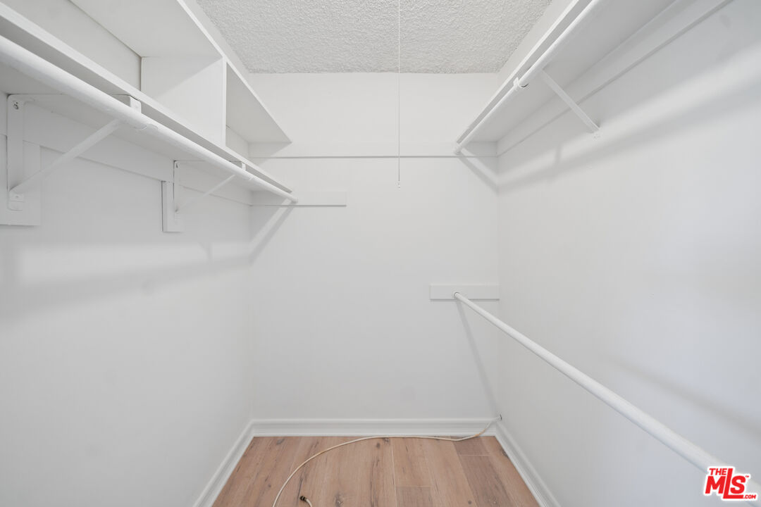 250 N Almont Dr Unit: 6