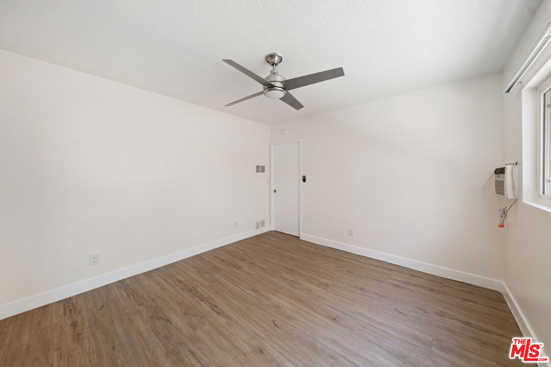 7209 Willoughby Ave Unit: 3