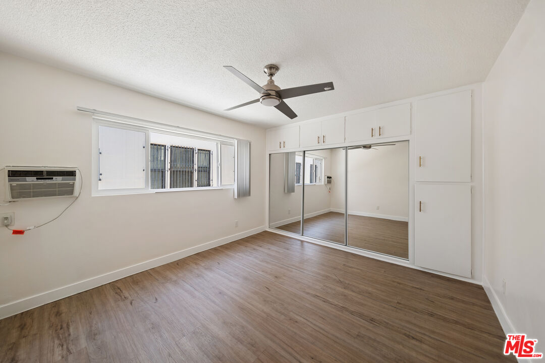 7209 Willoughby Ave Unit: 3