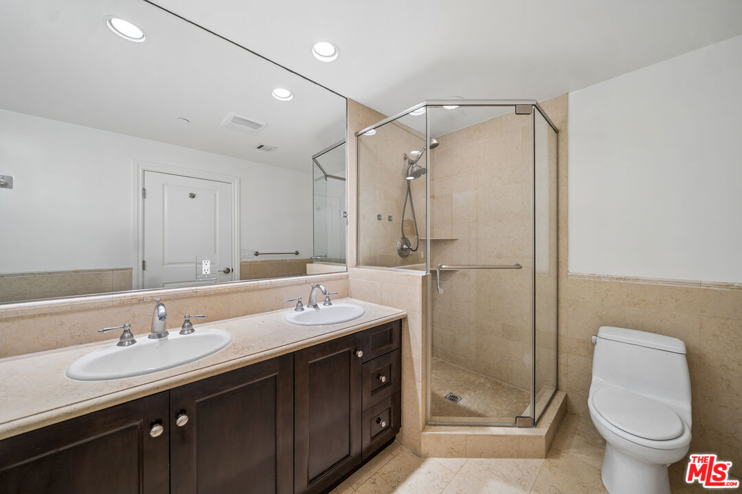 1050 S Holt Ave Unit: 403
