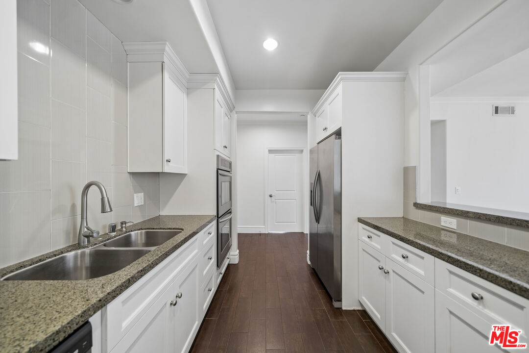 1050 S Holt Ave Unit: 403