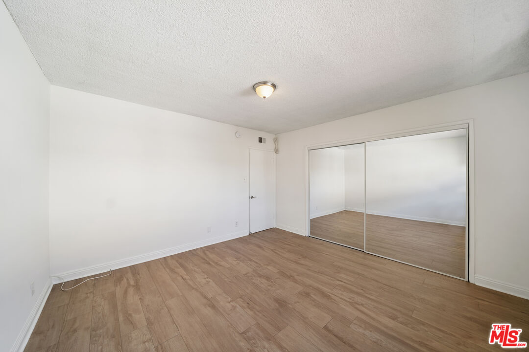 1050 S Wooster St Unit: 5