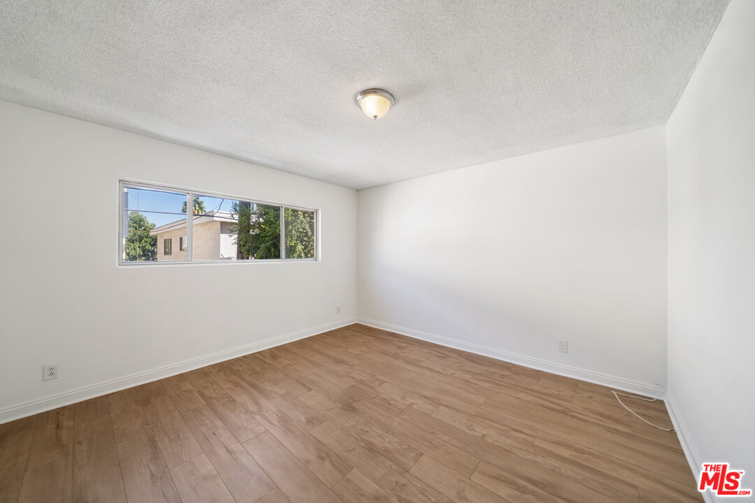 1050 S Wooster St Unit: 5