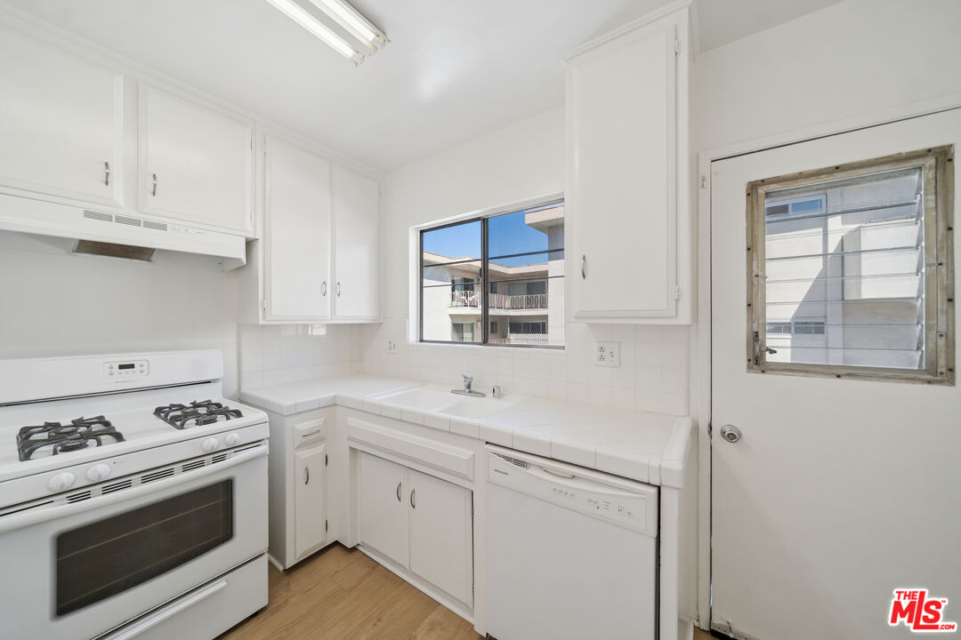 1050 S Wooster St Unit: 5