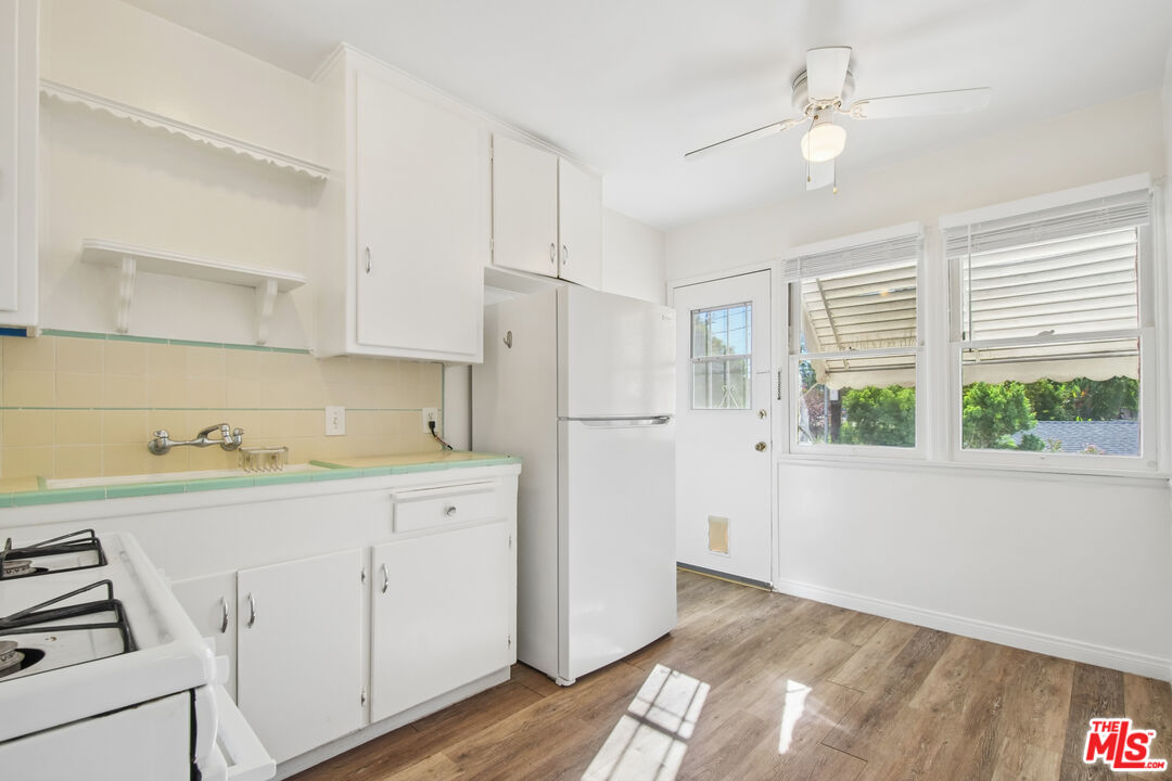 4951 Cahuenga Blvd Unit: 4951A