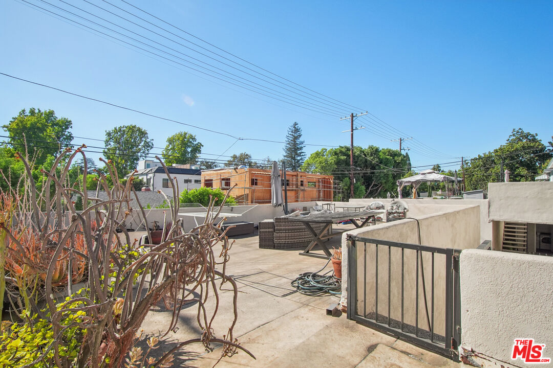4951 Cahuenga Blvd Unit: 4951A