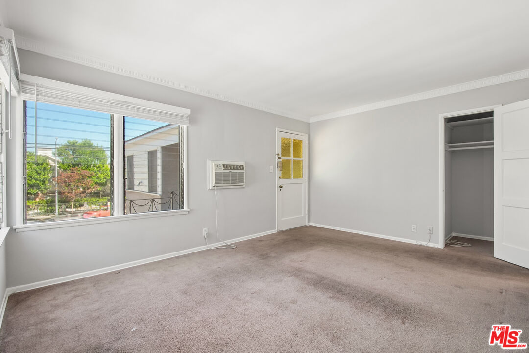 4951 Cahuenga Blvd Unit: 4951A