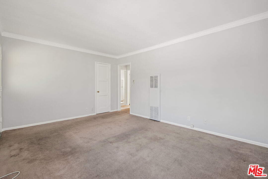 4951 Cahuenga Blvd Unit: 4951A
