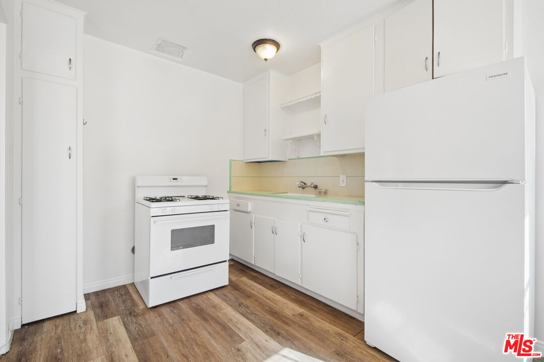 4951 Cahuenga Blvd Unit: 4951A