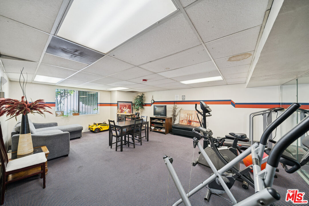 1519 N Martel Ave Unit: 201