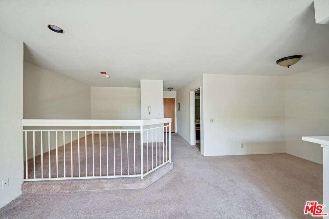 1519 N Martel Ave Unit: 201