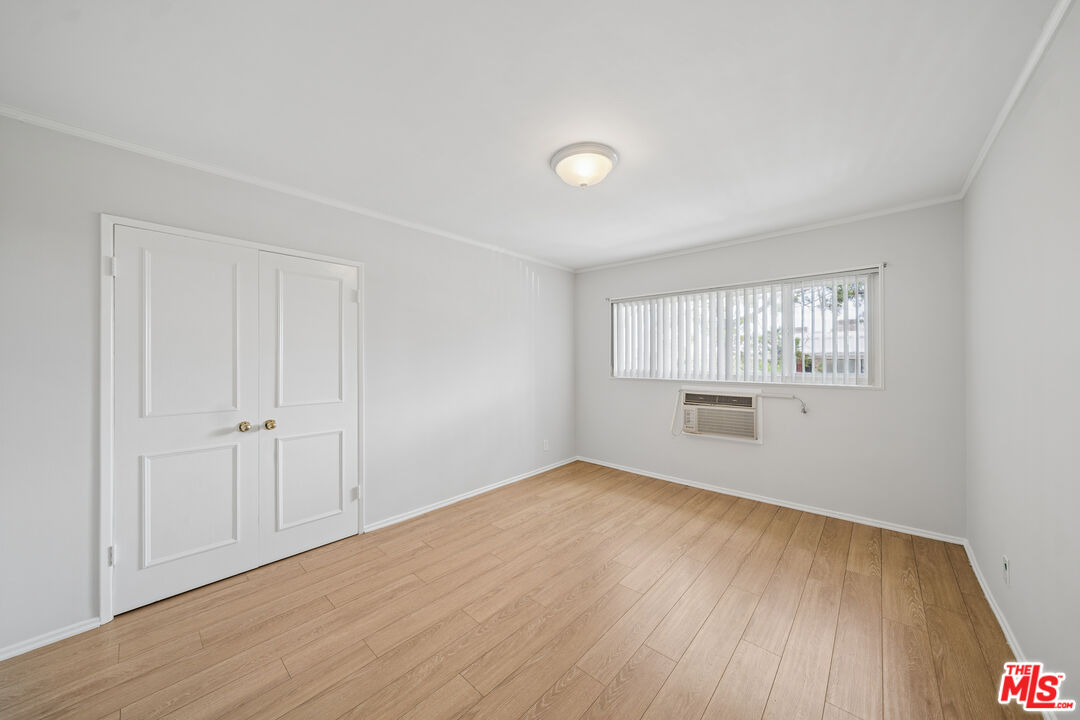 1520 N Hayworth Ave Unit: 19