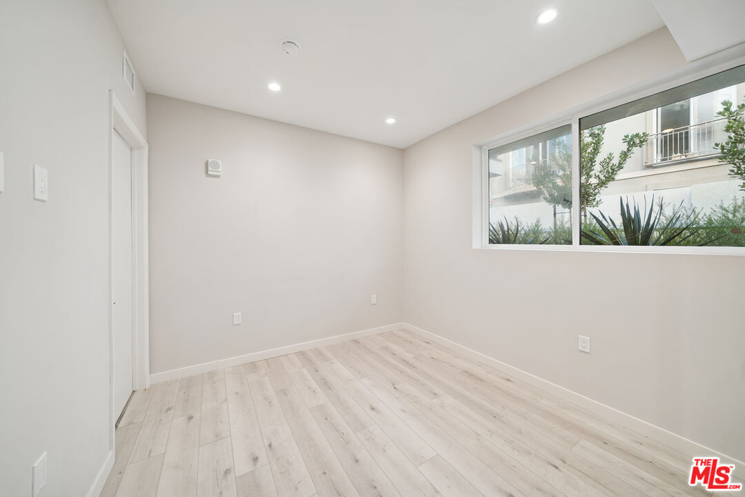 1051 S Corning St Unit: 403