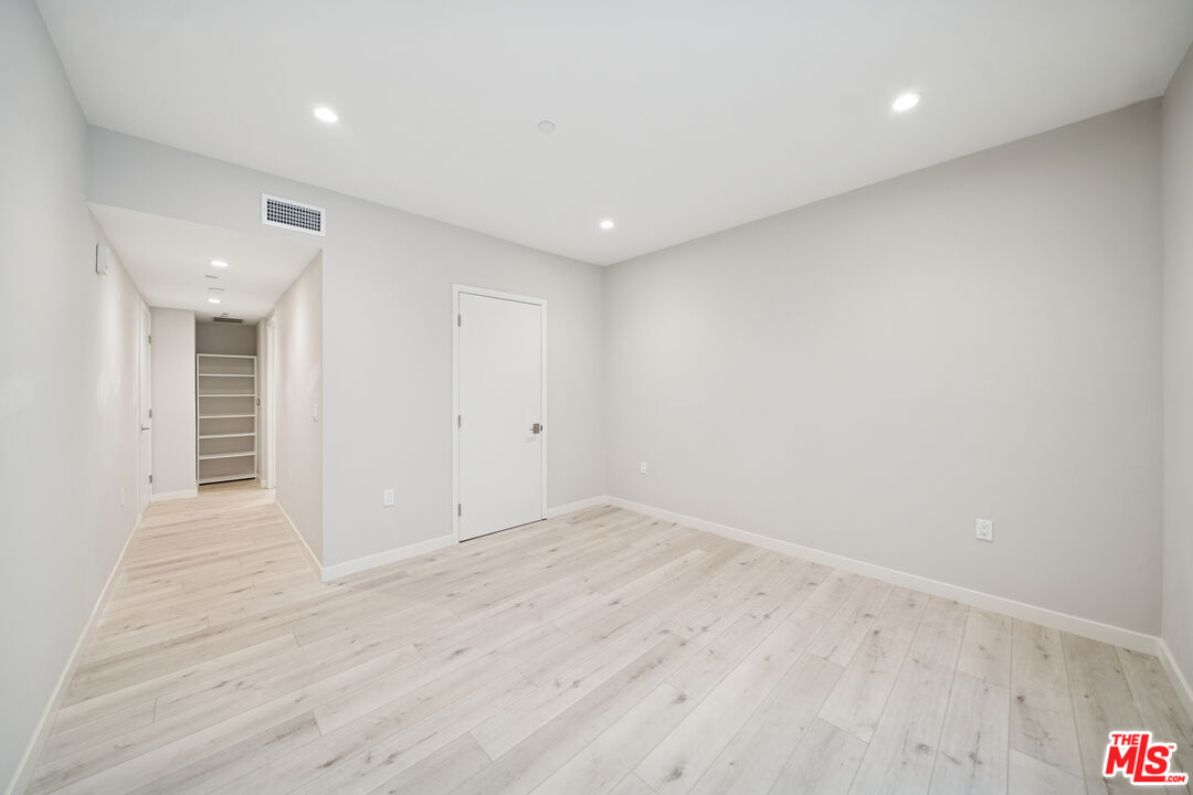 1051 S Corning St Unit: 403