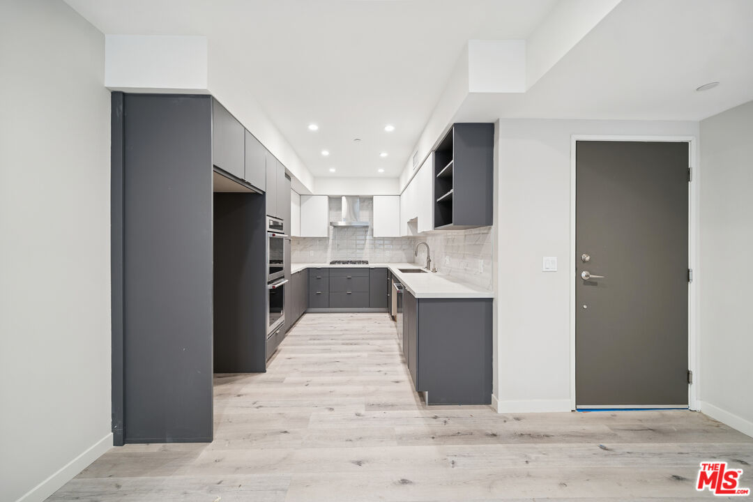 1051 S Corning St Unit: 403