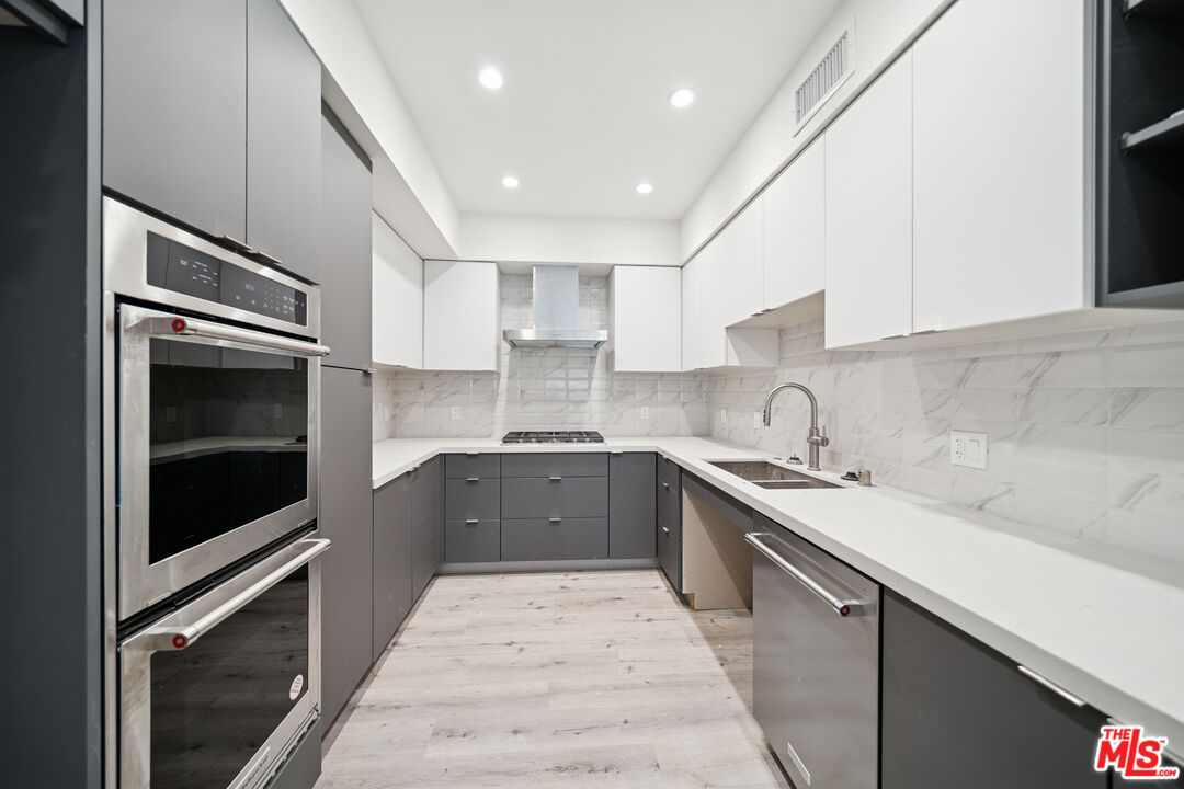 1051 S Corning St Unit: 403
