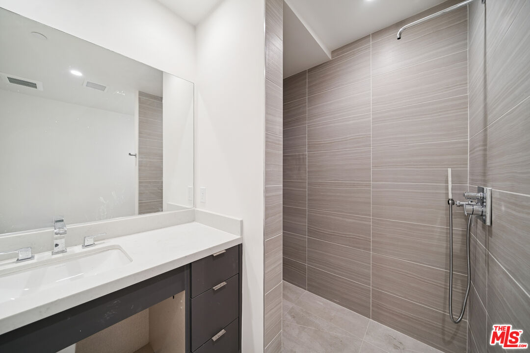 1051 S Corning St Unit: 403
