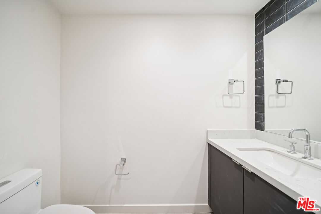 1051 S Corning St Unit: 403