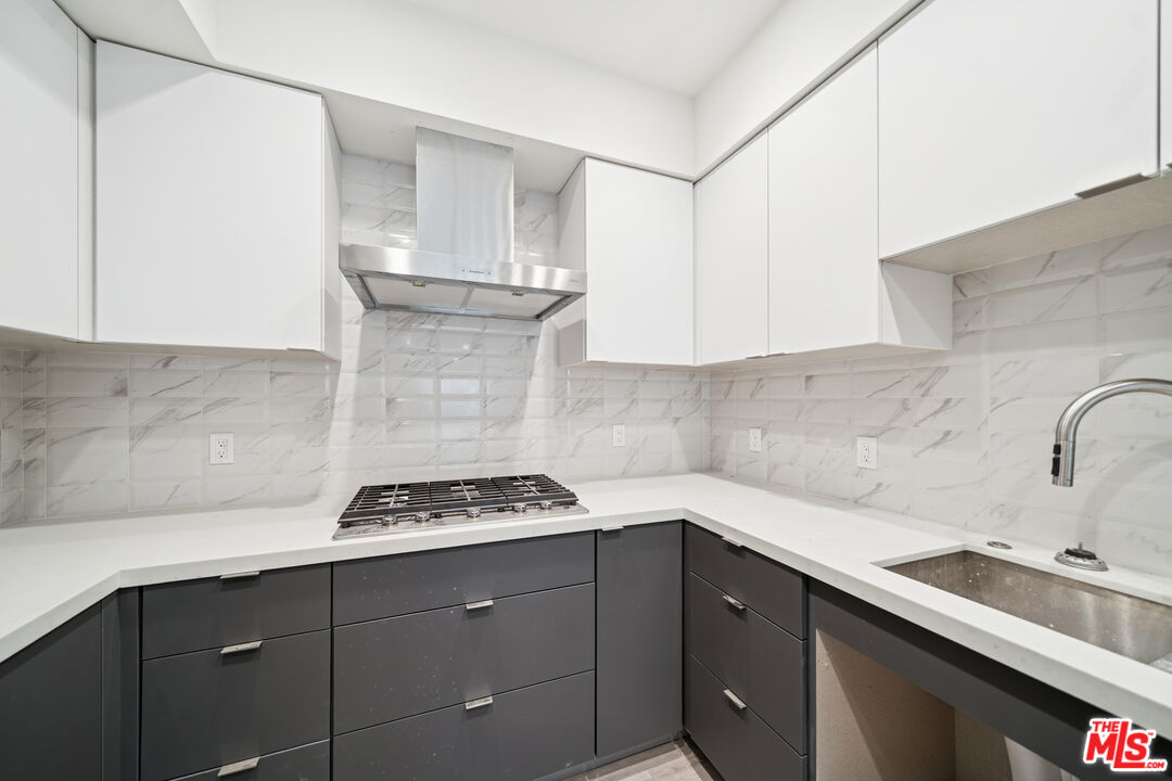 1051 S Corning St Unit: 403