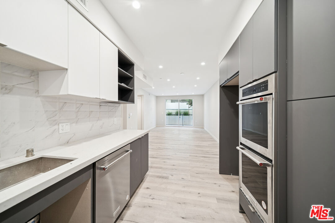 1051 S Corning St Unit: 403