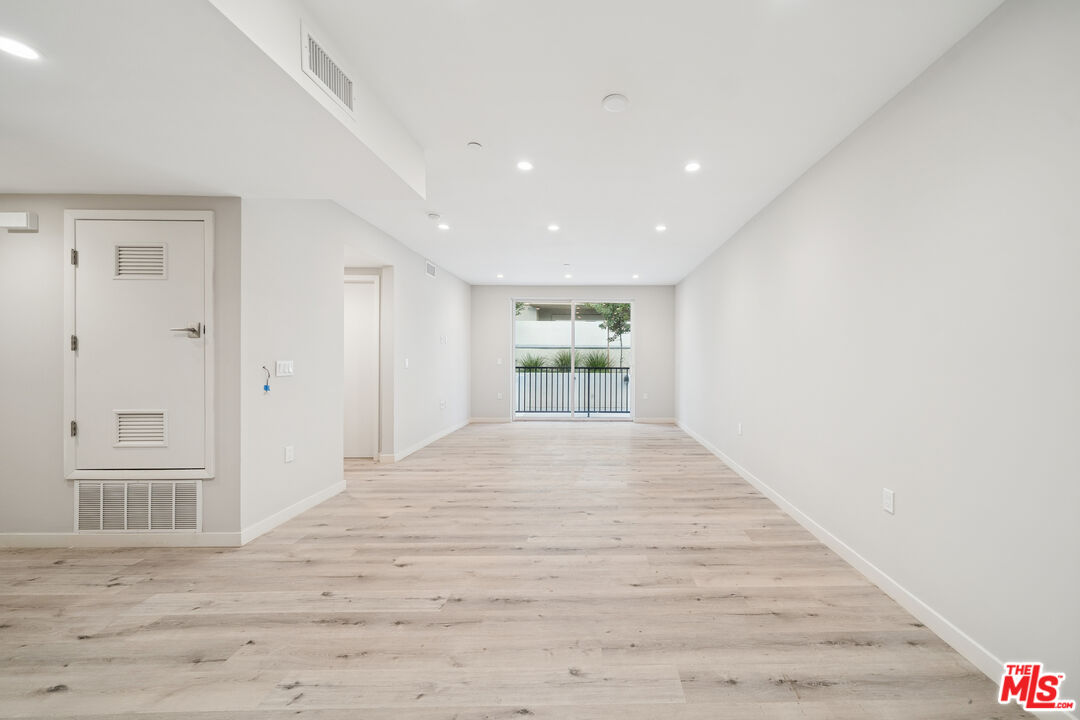 1051 S Corning St Unit: 403