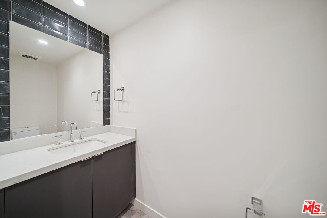 1051 S Corning St Unit: 502