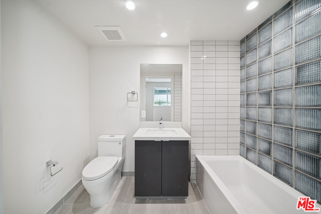 1051 S Corning St Unit: 502