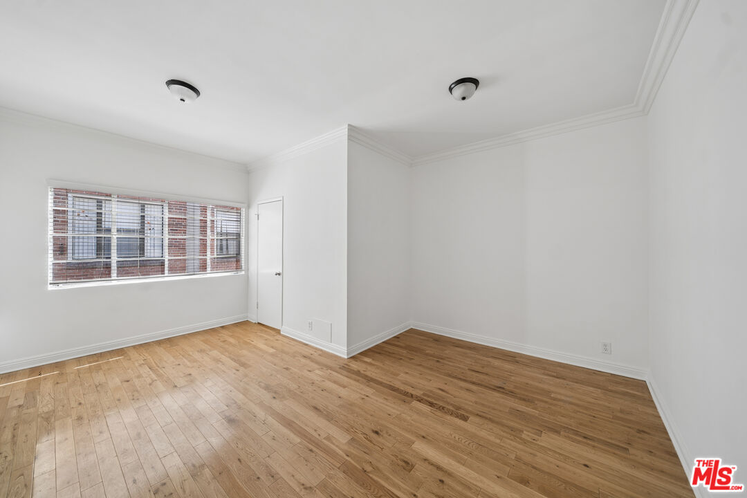 1811 Wilcox Ave Unit: 9