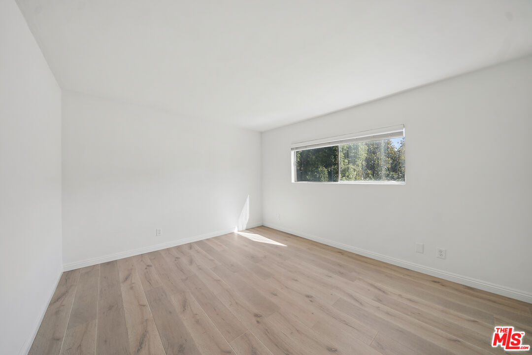 133 N Swall Dr Unit: 301
