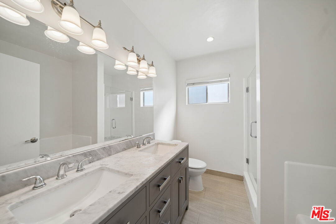 133 N Swall Dr Unit: 301