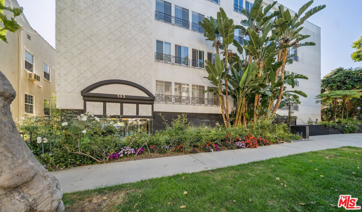 133 N Swall Dr Unit: 301