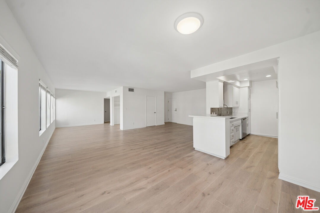 133 N Swall Dr Unit: 301