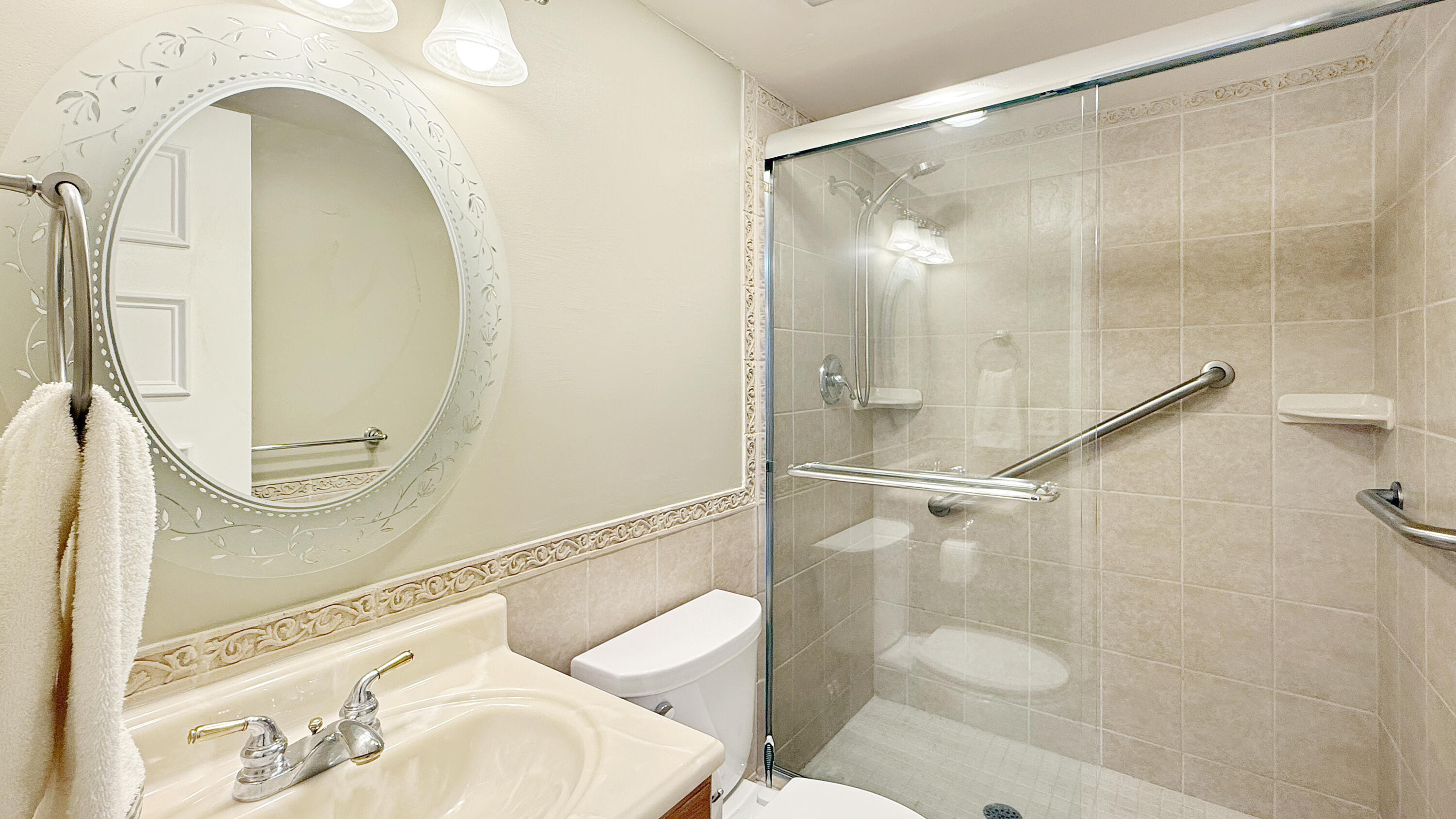 12022 W Greenway Drive 206