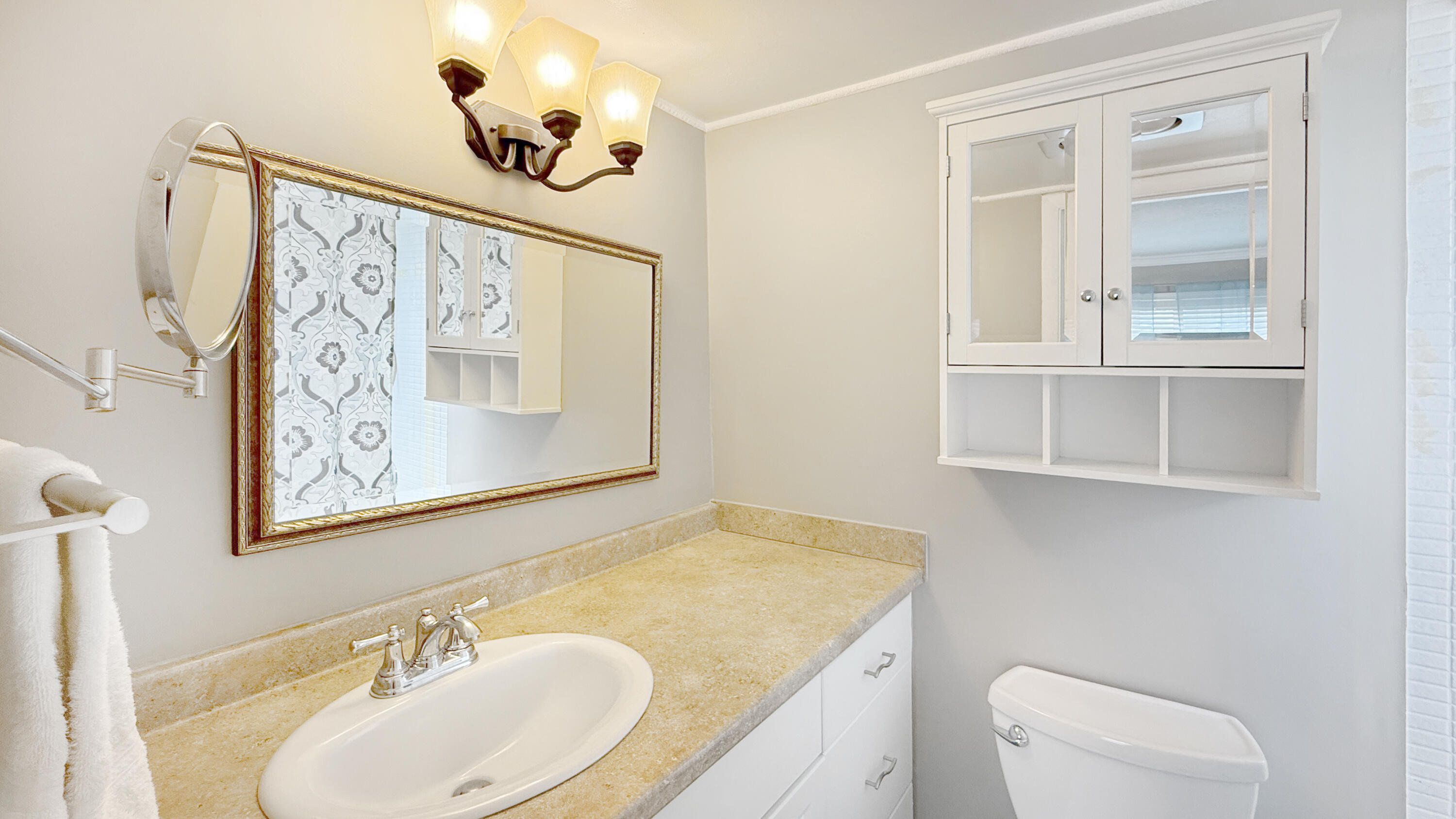 12022 W Greenway Drive 206