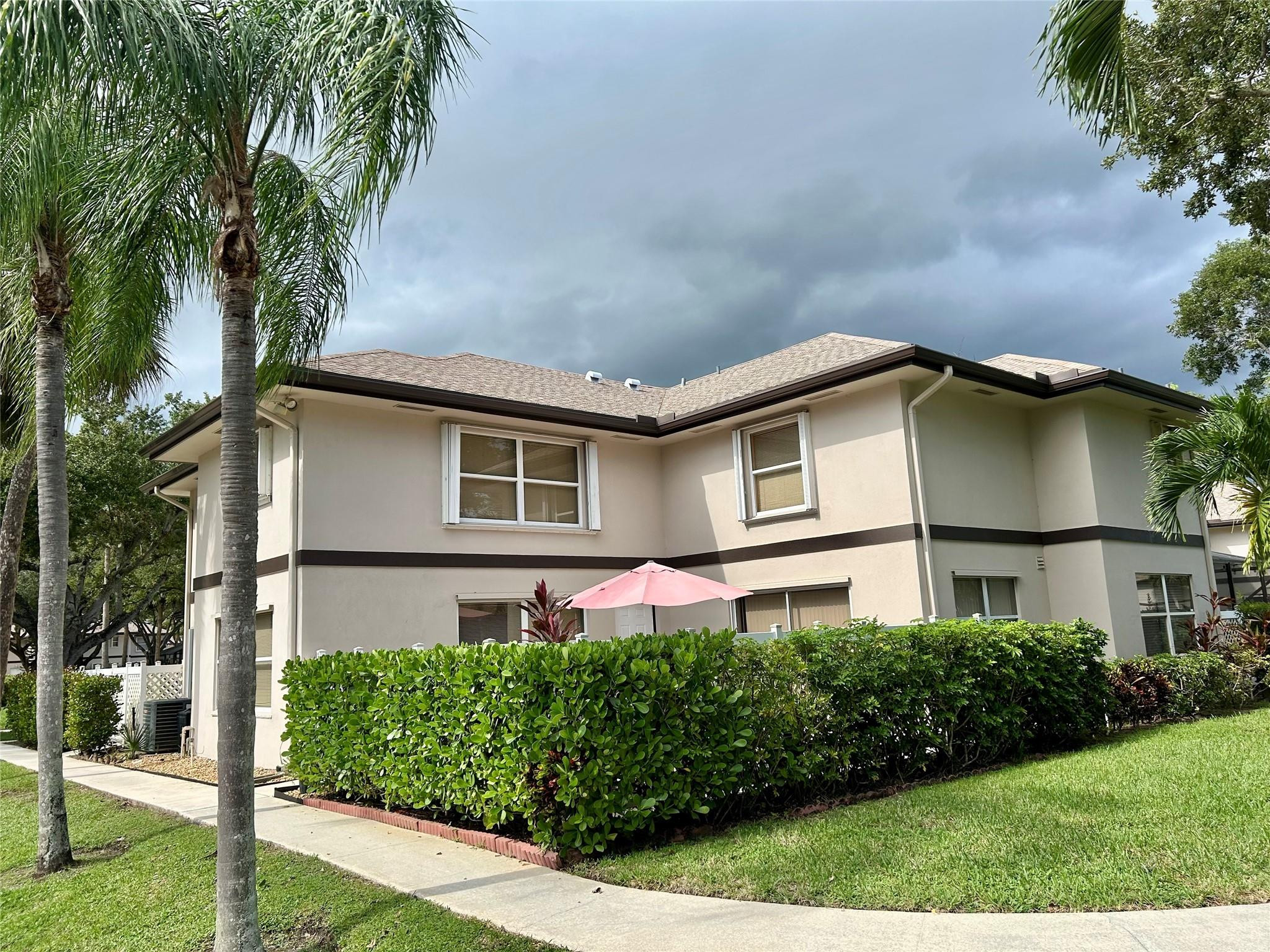 16 Amherst Court C
