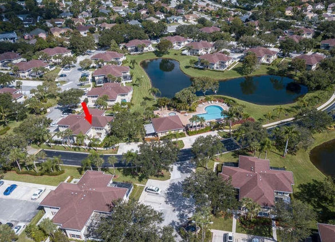 16 Amherst Court C