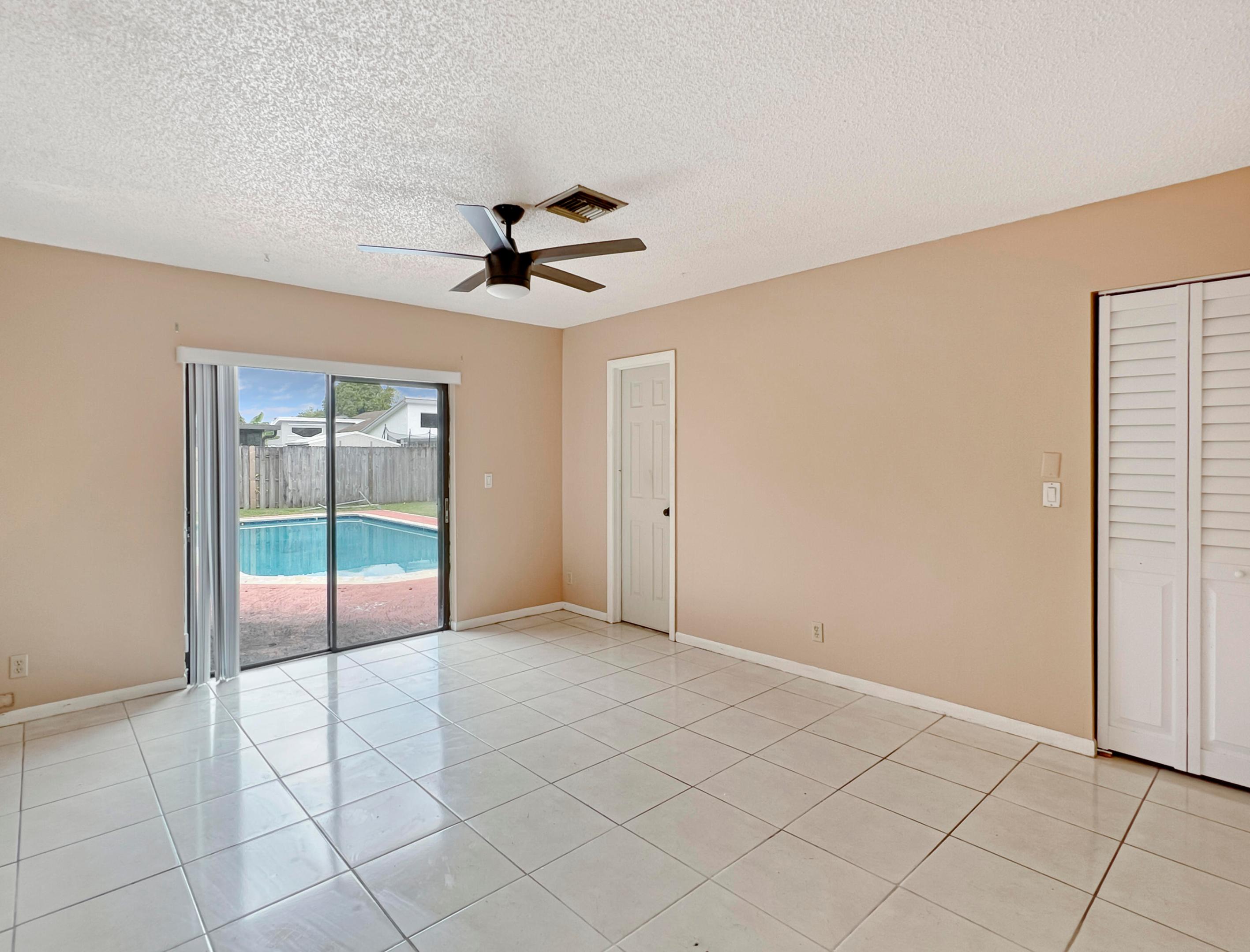 7401 NW 48th Place