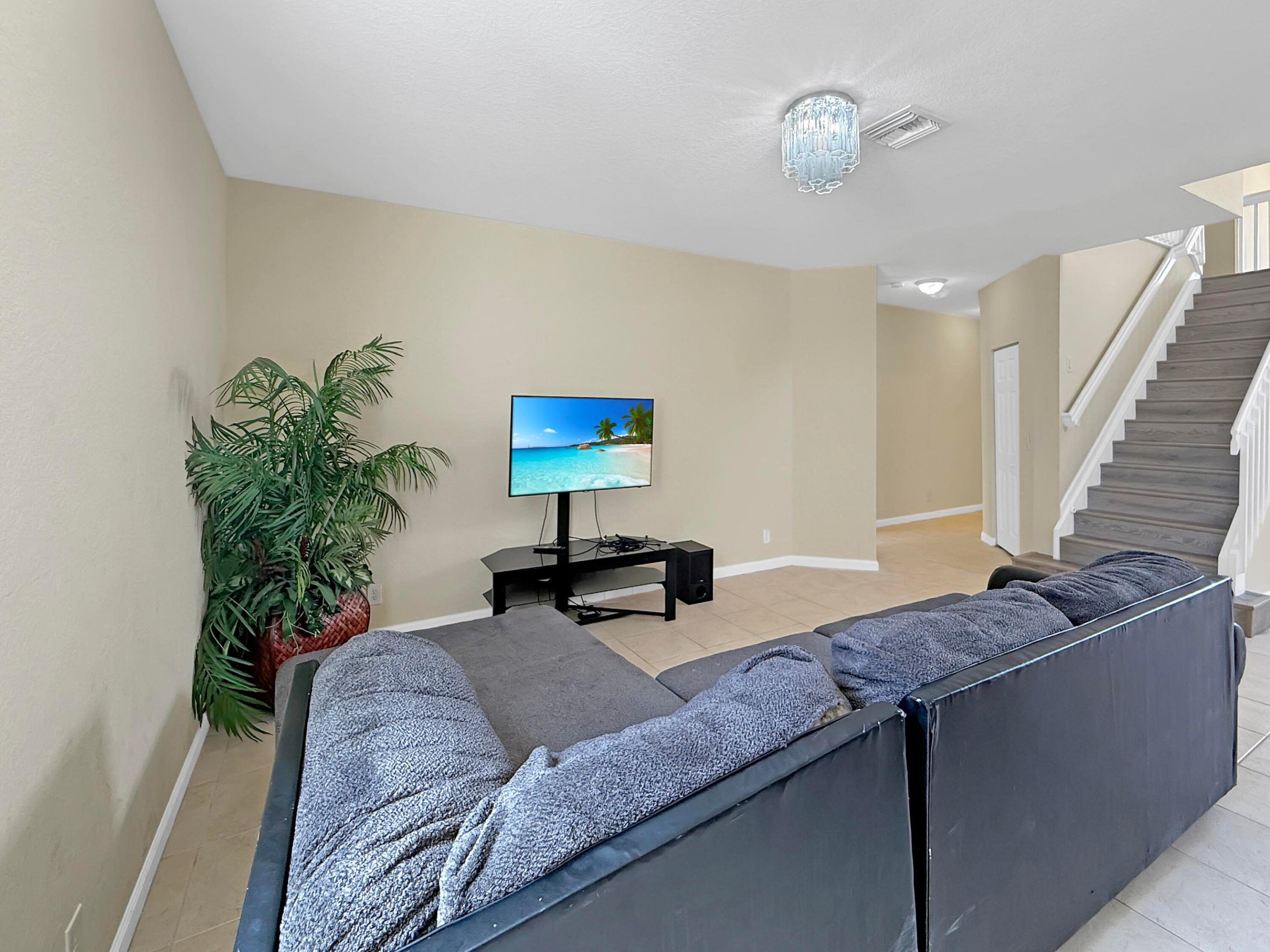 391 Gazetta Way