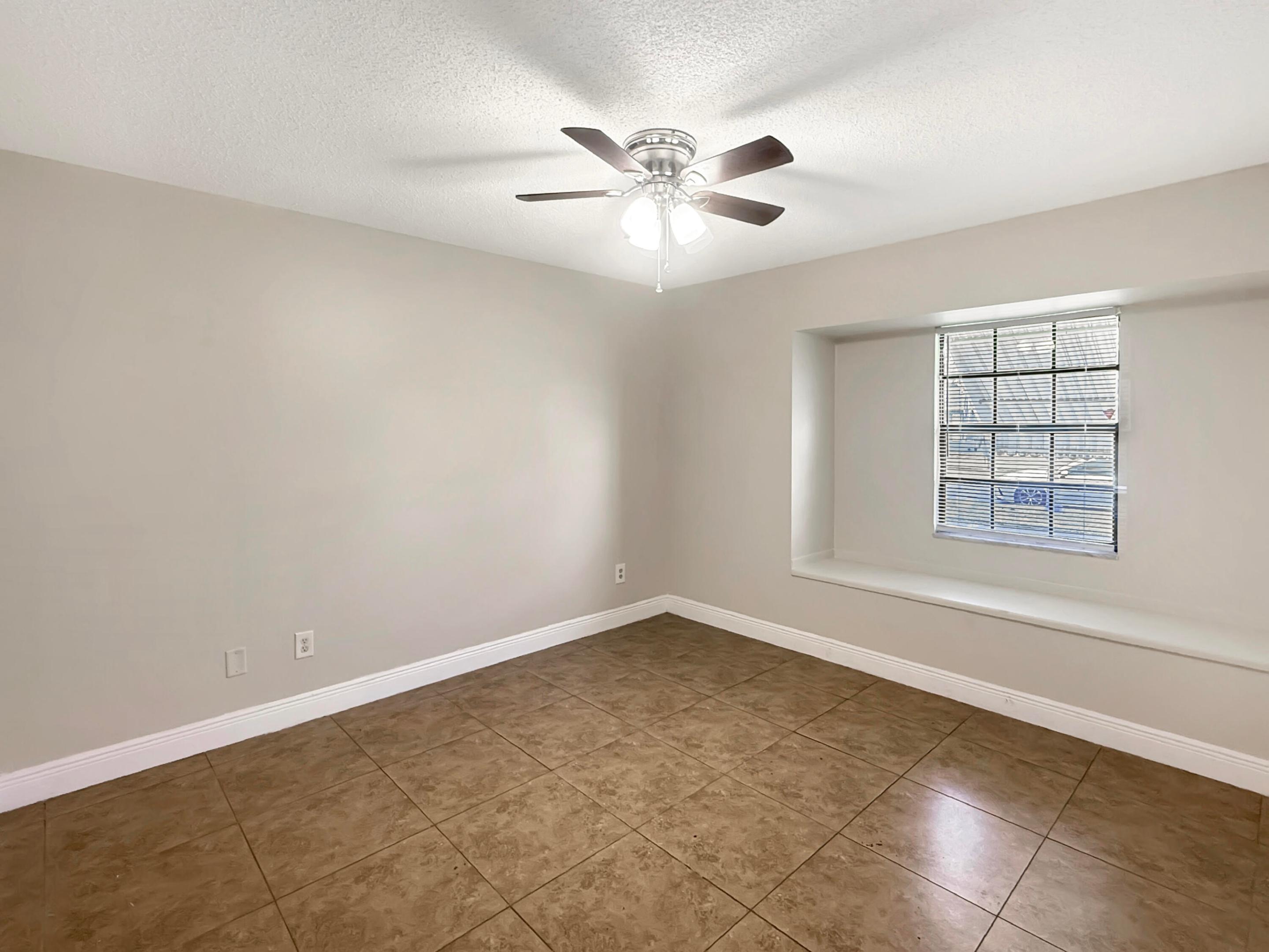 325 NE Orchard Street, Port St. Lucie