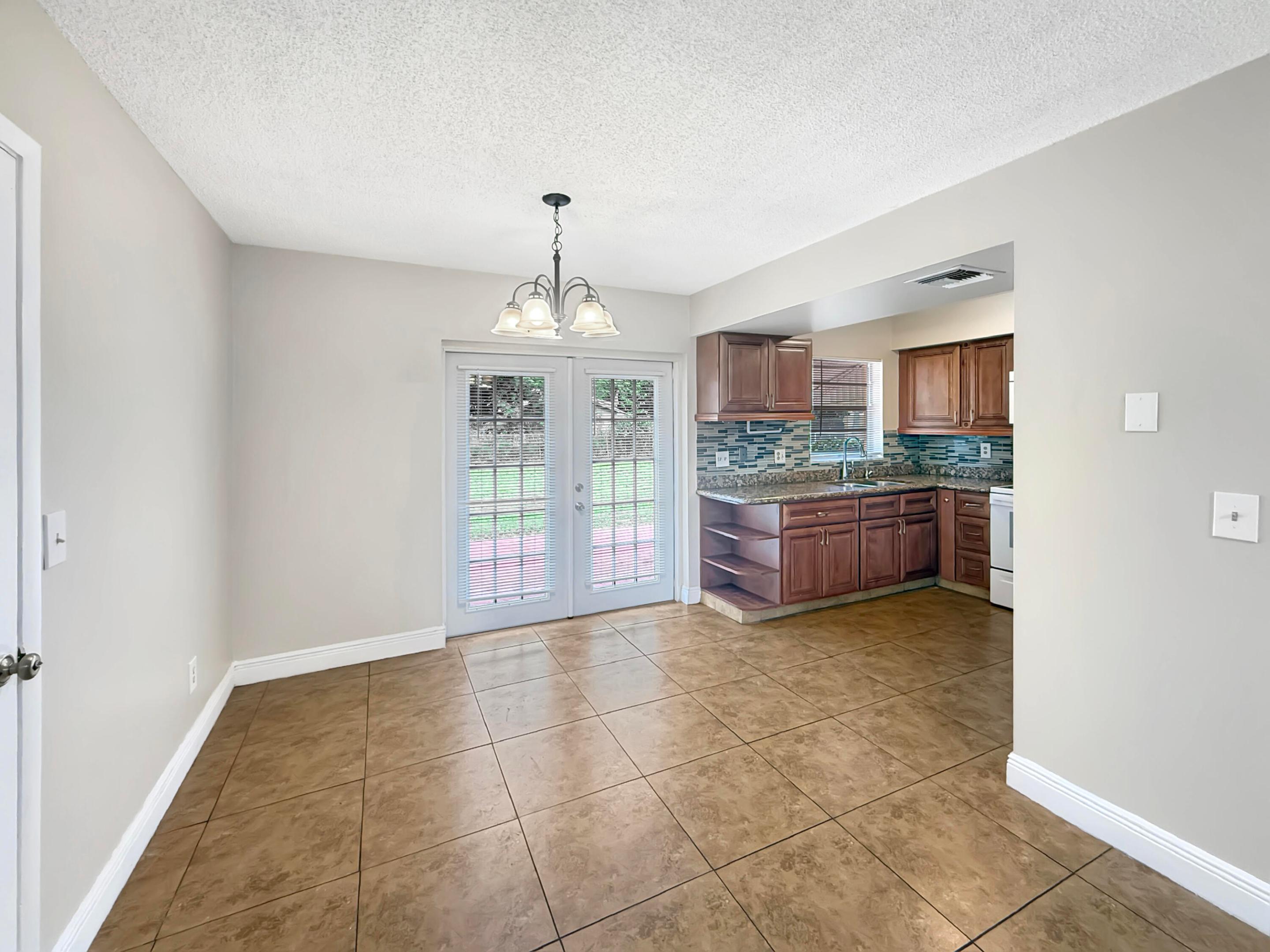 325 NE Orchard Street, Port St. Lucie